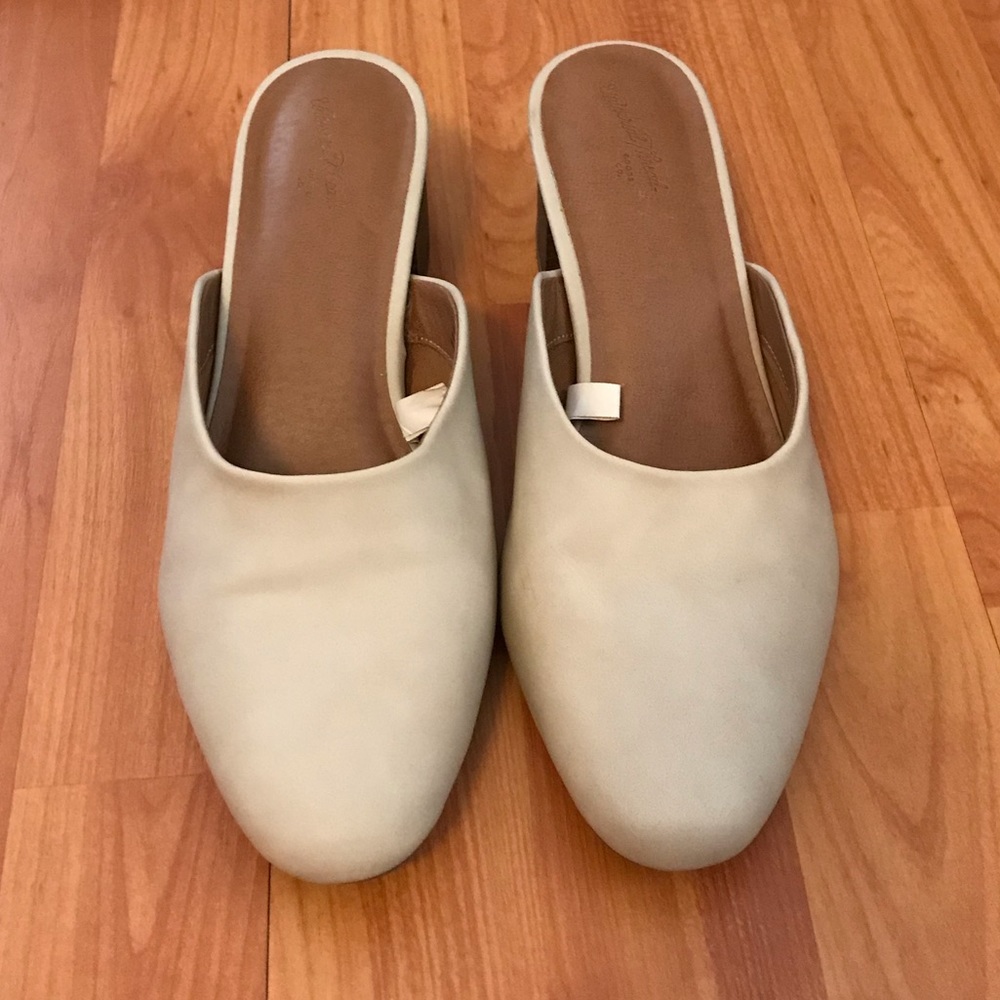 Universal Thread Avianna Low Vamp Mules